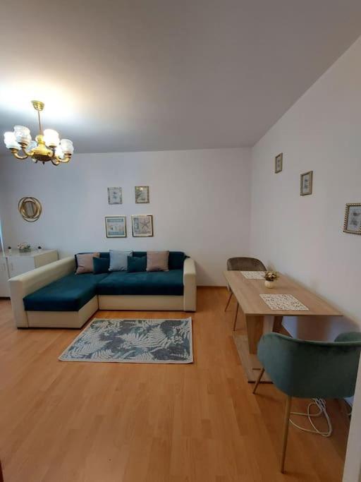 Garsoniera Centrala Renovata ブカレスト エクステリア 写真